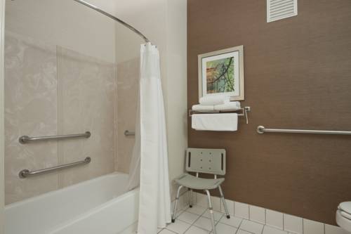Imagen de la habitación del Hotel Americinn By Wyndham Minot. Foto 12
