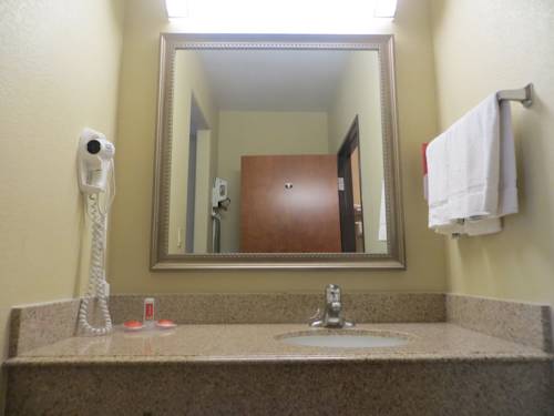 Imagen de la habitación del Hotel Americinn By Wyndham New Braunfels. Foto 7