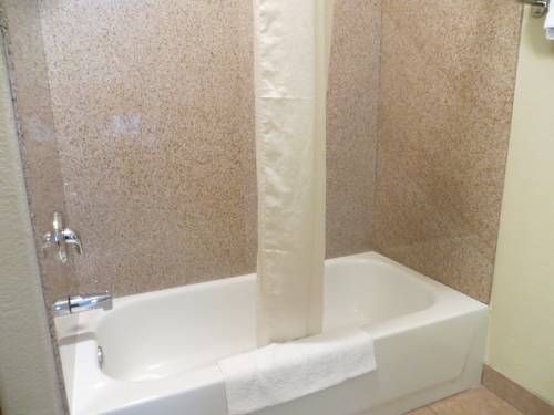 Imagen de la habitación del Hotel Americinn By Wyndham New Braunfels. Foto 14