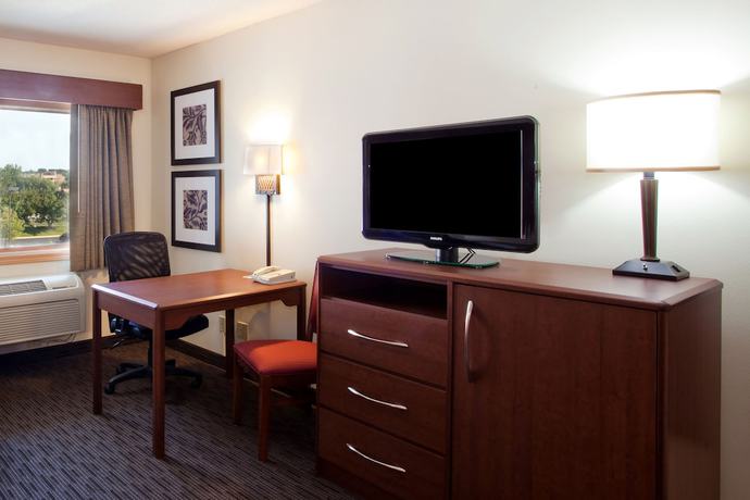 Imagen de la habitación del Hotel Americinn By Wyndham Omaha. Foto 3