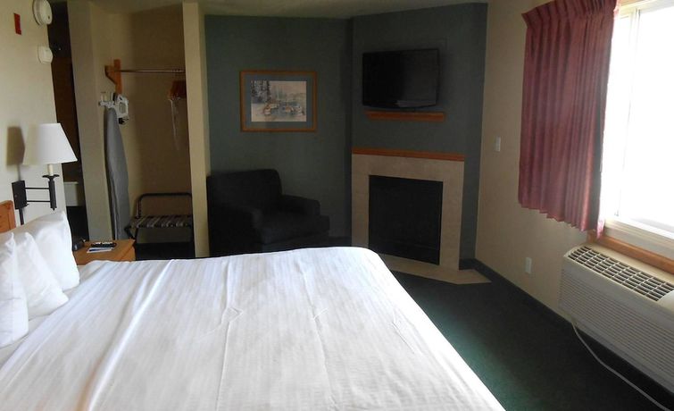 Imagen de la habitación del Hotel Americinn By Wyndham Oscoda Near Ausable River. Foto 13