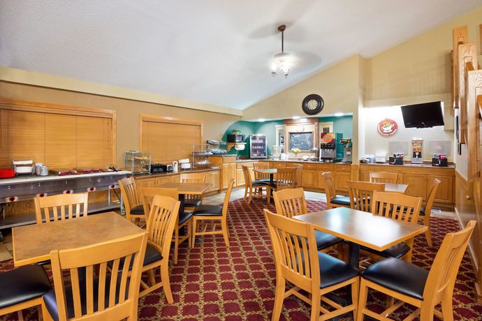 Imagen del bar/restaurante del Hotel Americinn By Wyndham Rexburg Byui. Foto 6