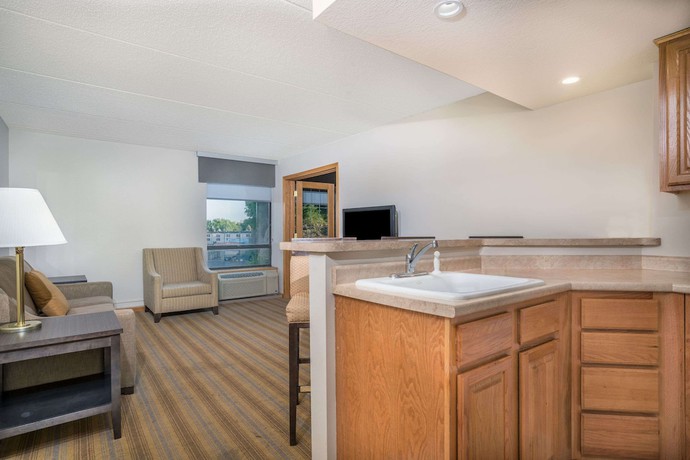 Imagen de la habitación del Hotel Americinn By Wyndham Rochester Near Mayo Clinic. Foto 9