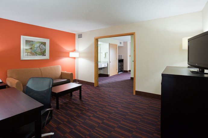 Imagen de la habitación del Hotel Americinn By Wyndham Shakopee Near Canterbury Park. Foto 10