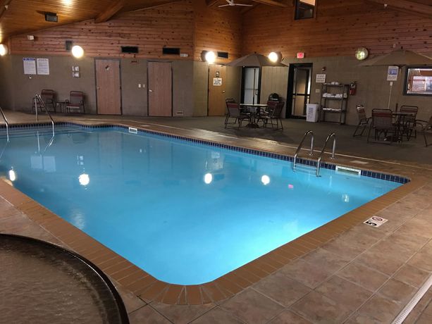 Imagen de la piscina del Hotel Americinn By Wyndham Sioux City. Foto 19