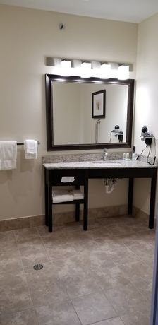 Imagen de la habitación del Hotel Americinn By Wyndham Sioux Falls North. Foto 10