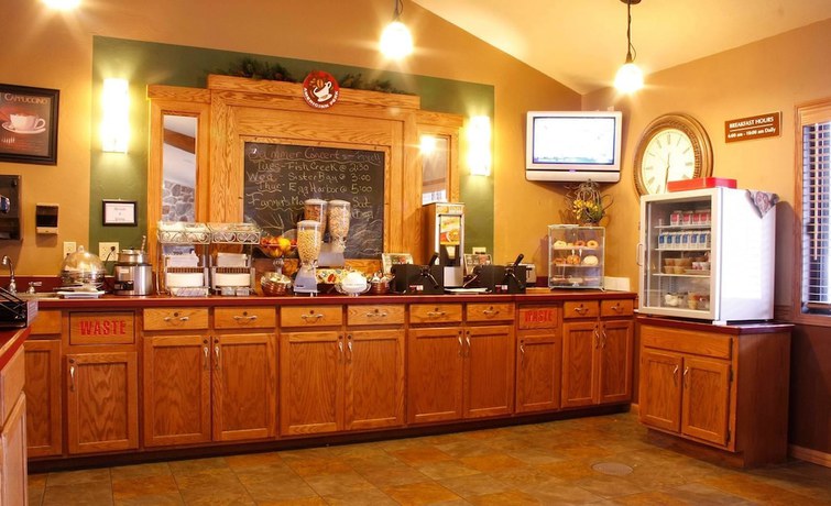 Imagen del bar/restaurante del Hotel Americinn By Wyndham Sturgeon Bay. Foto 5