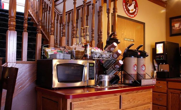 Imagen del bar/restaurante del Hotel Americinn By Wyndham Sturgeon Bay. Foto 6