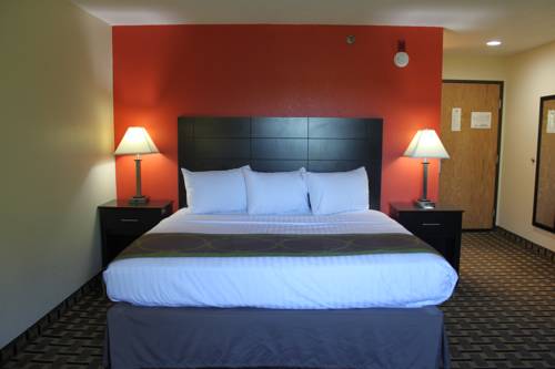 Imagen de la habitación del Hotel Americinn By Wyndham West Burlington. Foto 14