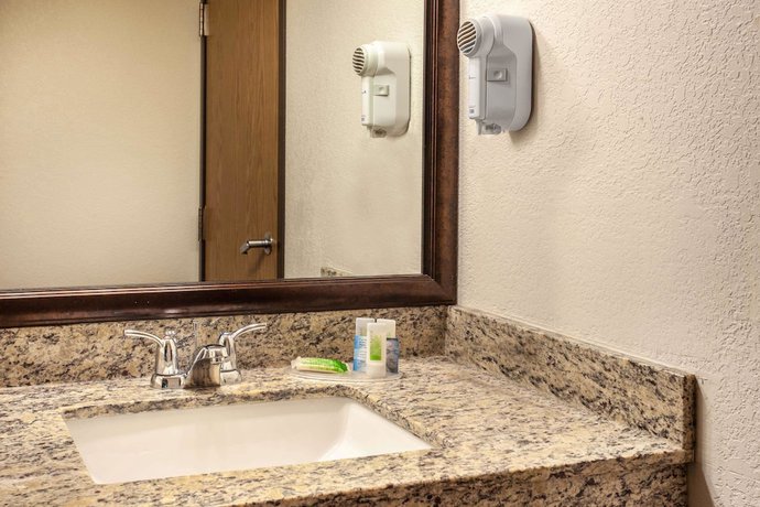 Imagen de la habitación del Hotel Americinn By Wyndham White Bear Lake St. Paul. Foto 9