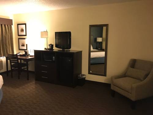 Imagen de la habitación del Hotel Americinn By Wyndham and Suites Long Lake. Foto 11