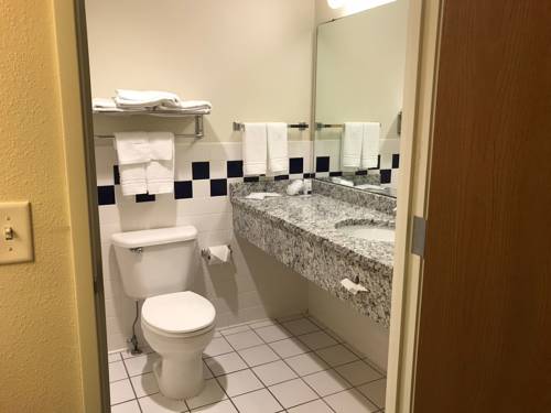 Imagen de la habitación del Hotel Americinn By Wyndham and Suites Long Lake. Foto 14