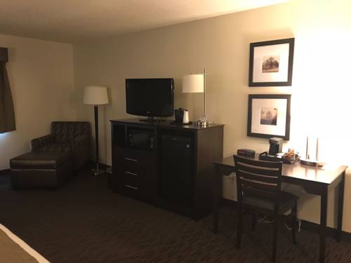 Imagen de la habitación del Hotel Americinn By Wyndham and Suites Long Lake. Foto 16