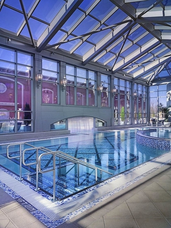 Imagen de la piscina del Hotel Ameristar Casino Resort Spa St. Charles. Foto 17