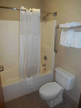 Imagen de la habitación del Hotel Ameristay Inn. Foto 6