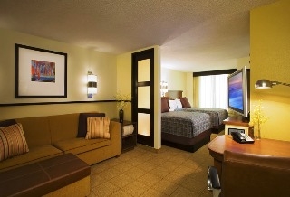 Imagen de la habitación del Hotel Amerisuites. Foto 4