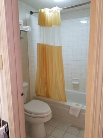 Imagen de la habitación del Hotel Ameriview Inn and Suites. Foto 9