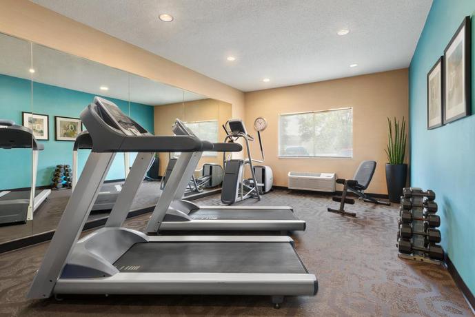 Imagen de los interiores del Hotel Amerivu Inn and Suites Grand Forks. Foto 6