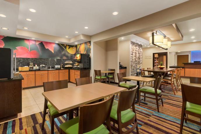 Imagen de los interiores del Hotel Amerivu Inn and Suites Grand Forks. Foto 7
