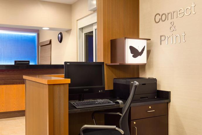 Imagen de los interiores del Hotel Amerivu Inn and Suites Grand Forks. Foto 8