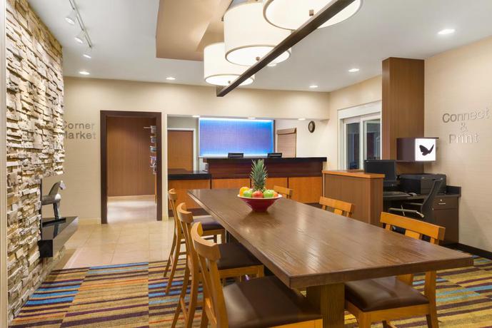 Imagen de los interiores del Hotel Amerivu Inn and Suites Grand Forks. Foto 10