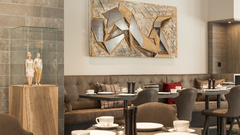 Imagen del bar/restaurante del Hotel Ameron Davos Swiss Mountain Resort. Foto 7