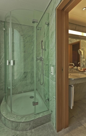 Imagen de la habitación del Hotel Ameron Zürich Bellerive Au Lac. Foto 12