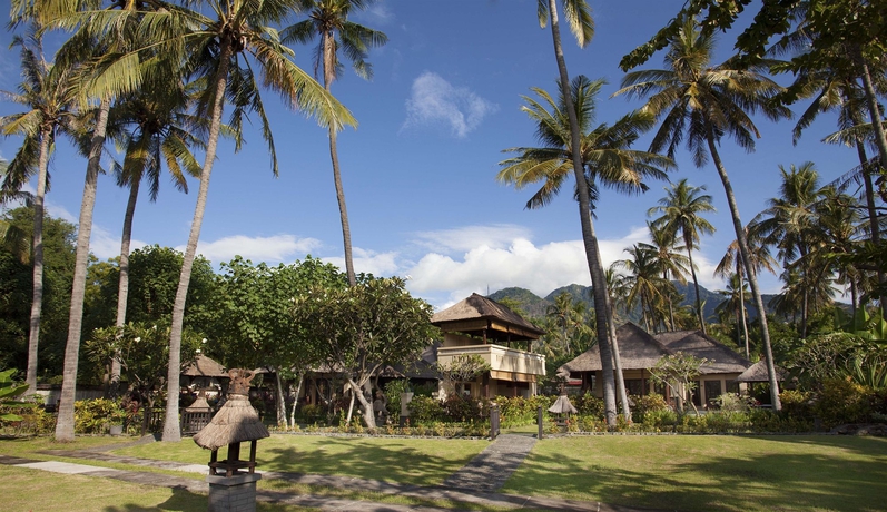 Imagen de los exteriores del Hotel Amertha Bali Villas Beach Front Resort and Spa. Foto 11