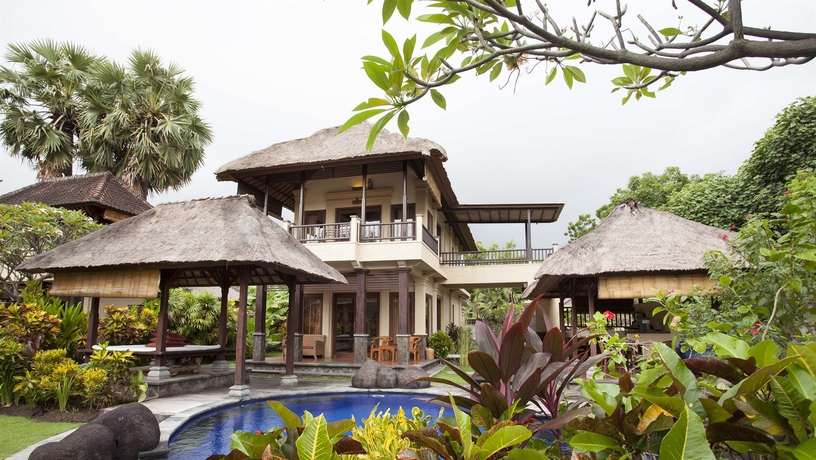 Imagen de los exteriores del Hotel Amertha Bali Villas Beach Front Resort and Spa. Foto 12