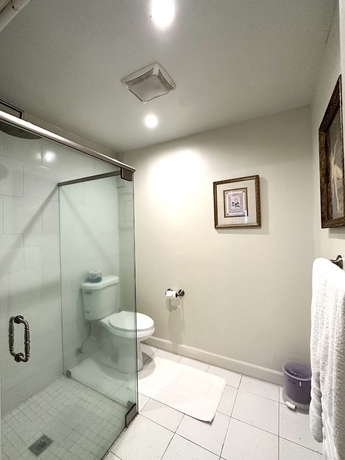 Imagen de la habitación del Hotel Amethyst Garden Inn. Foto 12