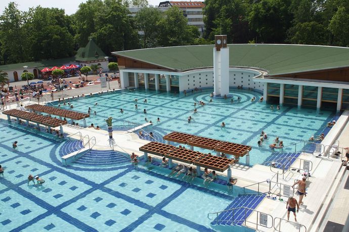 Imagen de la piscina del Hotel Ametiszt Harkany. Foto 17