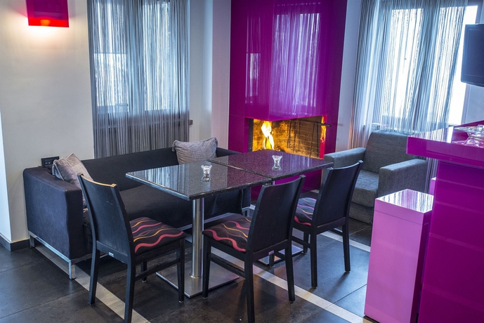 Imagen del bar/restaurante del Hotel Amfithea. Foto 3