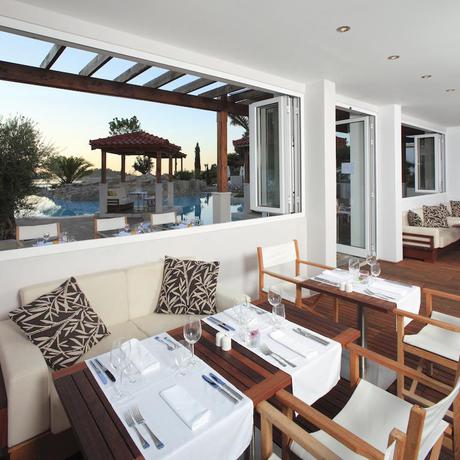 Imagen del bar/restaurante del Hotel Amfora Hvar Grand Beach Resort. Foto 2