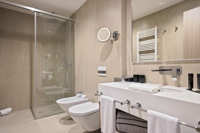 Imagen de la habitación del Hotel Ami Budva Petrovac. Foto 3