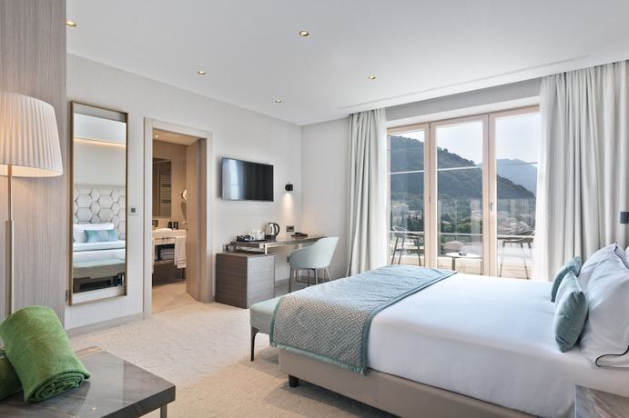 Imagen de la habitación del Hotel Ami Budva Petrovac. Foto 4