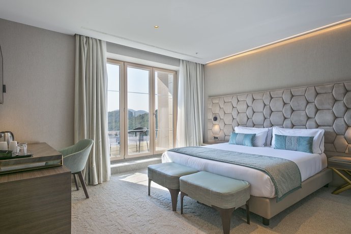 Imagen de la habitación del Hotel Ami Budva Petrovac. Foto 8