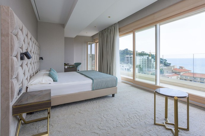 Imagen de la habitación del Hotel Ami Budva Petrovac. Foto 14