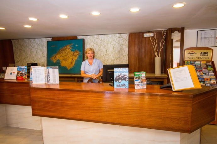 Imagen de los interiores del Hotel Amic Can Pastilla. Foto 11