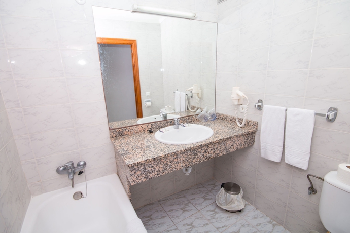 Imagen de la habitación del Hotel Amic Can Pastilla. Foto 3