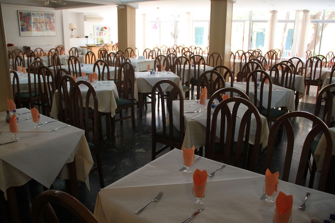 Imagen del bar/restaurante del Hotel Amic Gala. Foto 5