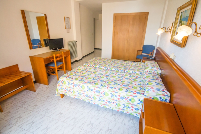 Imagen de la habitación del Hotel Amic Miraflores. Foto 3