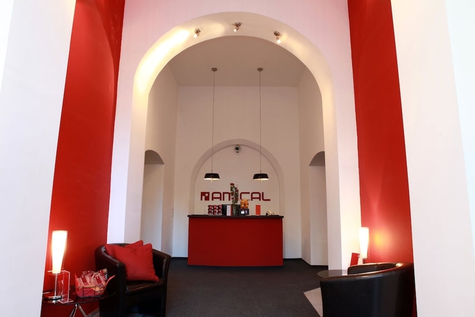 Imagen de los interiores del Hotel Amical. Foto 13