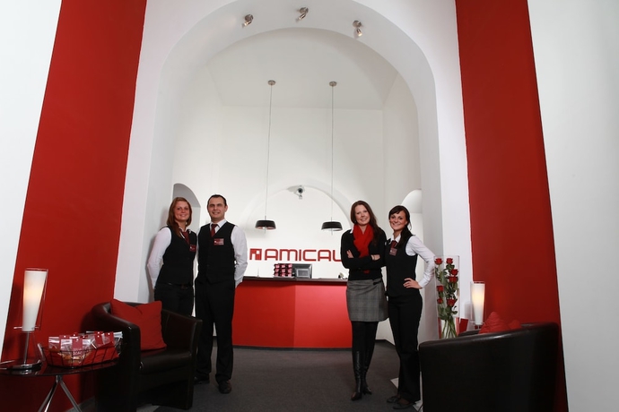 Imagen de los interiores del Hotel Amical. Foto 15