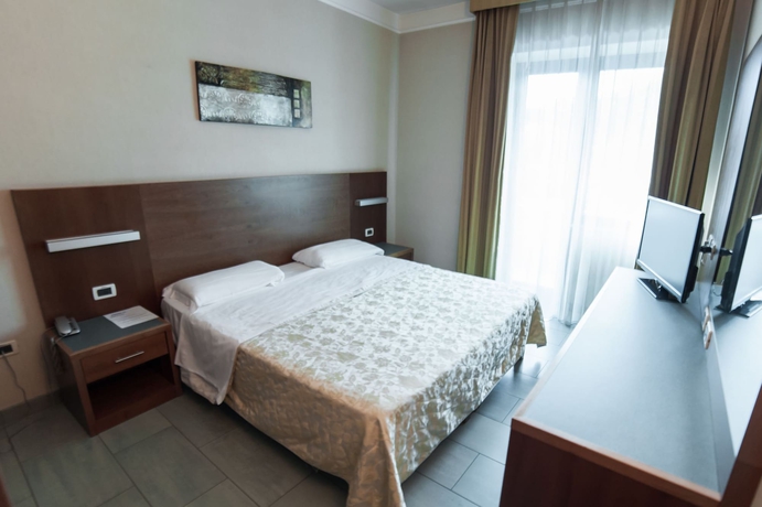 Imagen de la habitación del Hotel Amico, MARINA DI CITTA SANT ANGELO. Foto 9
