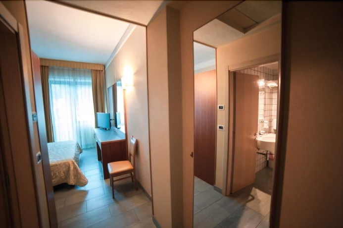Imagen de la habitación del Hotel Amico, MARINA DI CITTA SANT ANGELO. Foto 10
