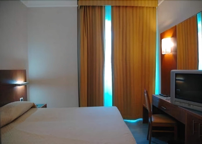 Imagen de la habitación del Hotel Amico, MARINA DI CITTA SANT ANGELO. Foto 13