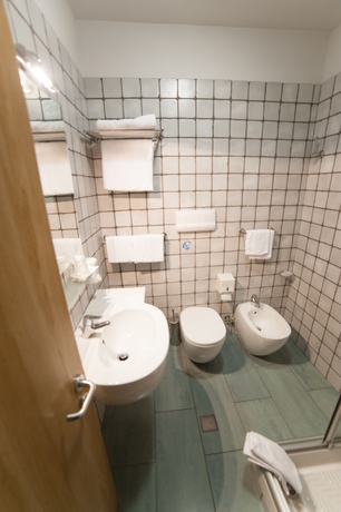 Imagen de la habitación del Hotel Amico, MARINA DI CITTA SANT ANGELO. Foto 15