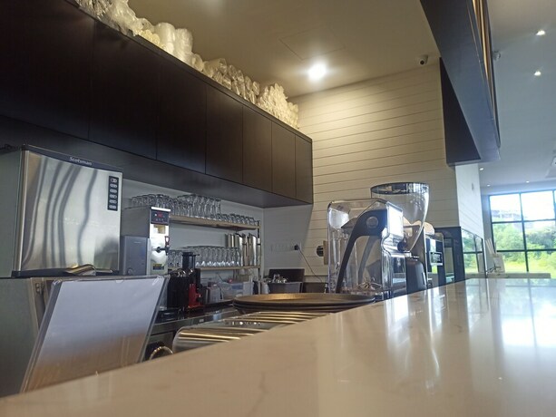 Imagen del bar/restaurante del Hotel Amigo Bintulu. Foto 16