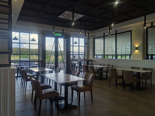 Imagen del bar/restaurante del Hotel Amigo Bintulu. Foto 19