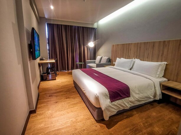 Imagen de la habitación del Hotel Amigo Bintulu. Foto 24